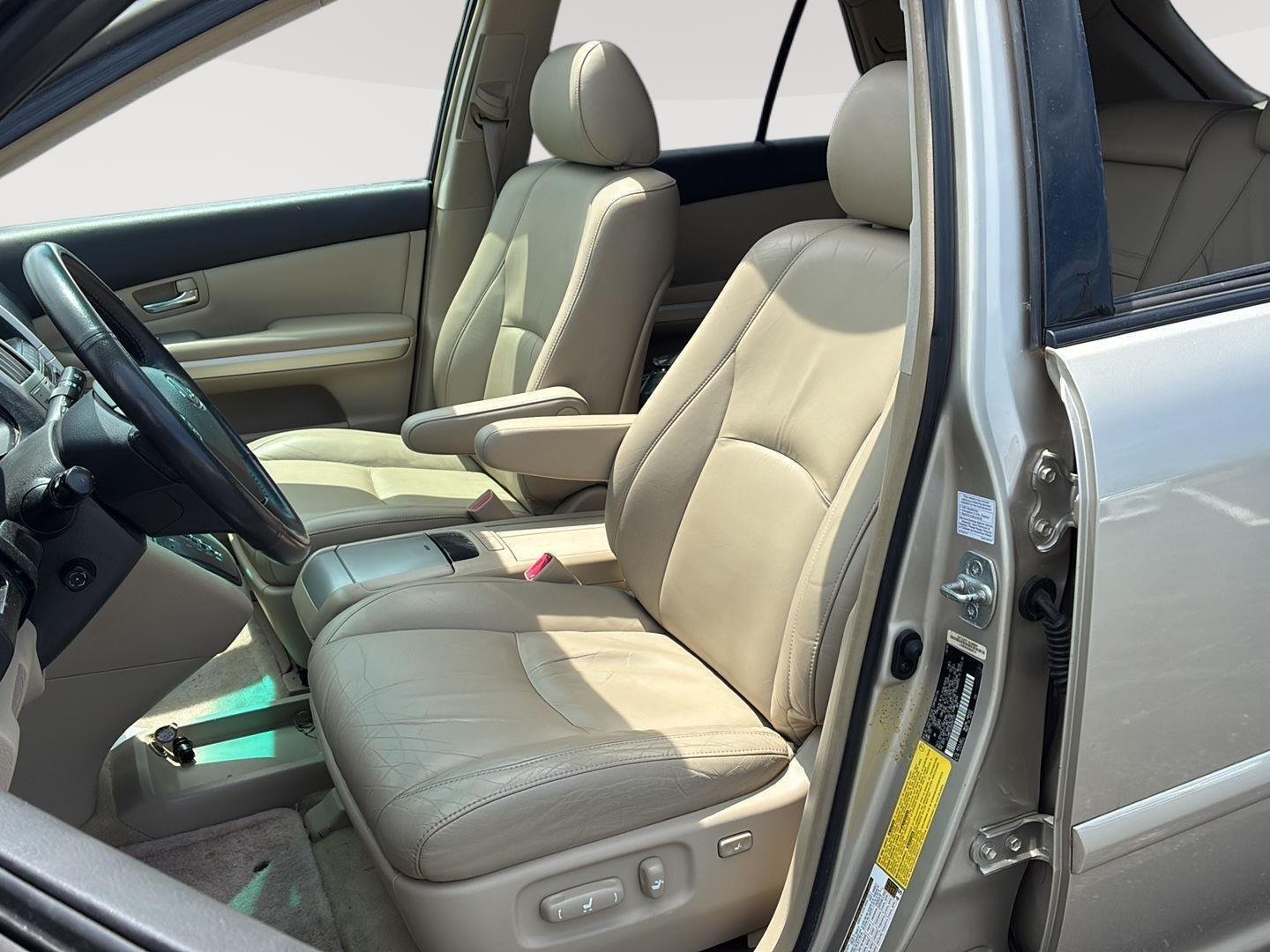 Used 2006 Savannah Metallic Lexus Base image 3