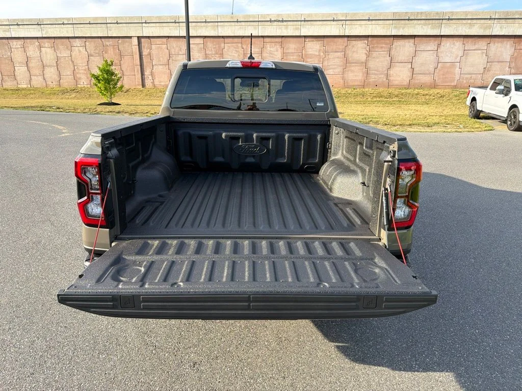 New 2026 Marsh Gray Ford XLT image 10