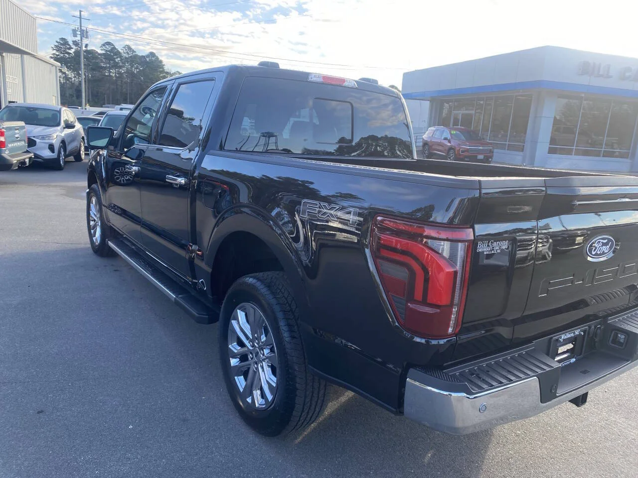 New 2026 Agate Black Ford Lariat 4x4 4dr SuperCrew 5.5 ft. SB image 3