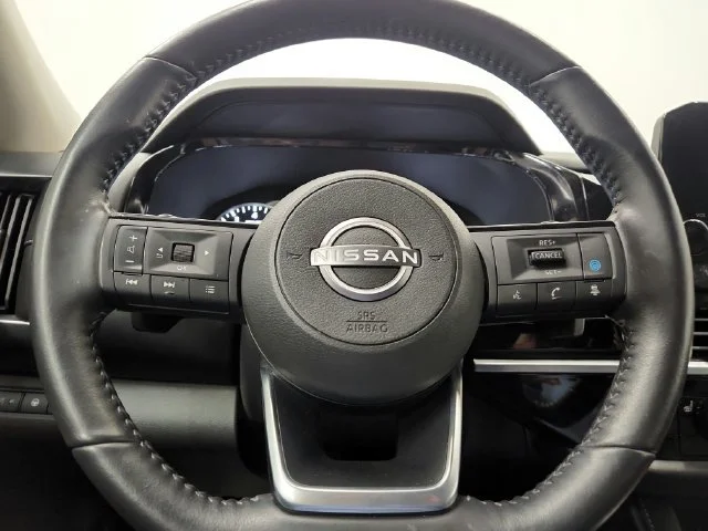 Used 2025 Super Black Nissan SL image 27