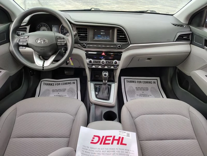 Used 2020 Red Hyundai SE image 20