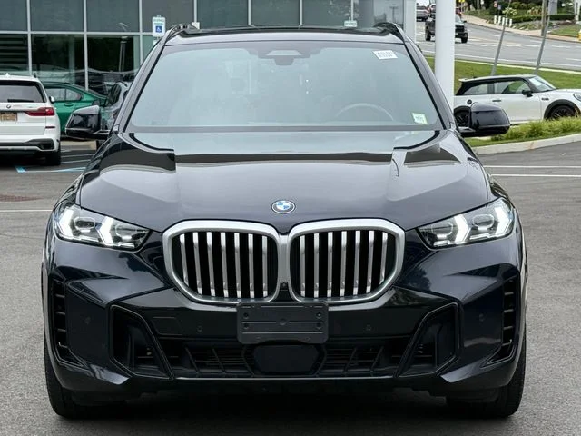 Certified Used 2024 Carbon Black Metallic BMW xDrive40i image 2