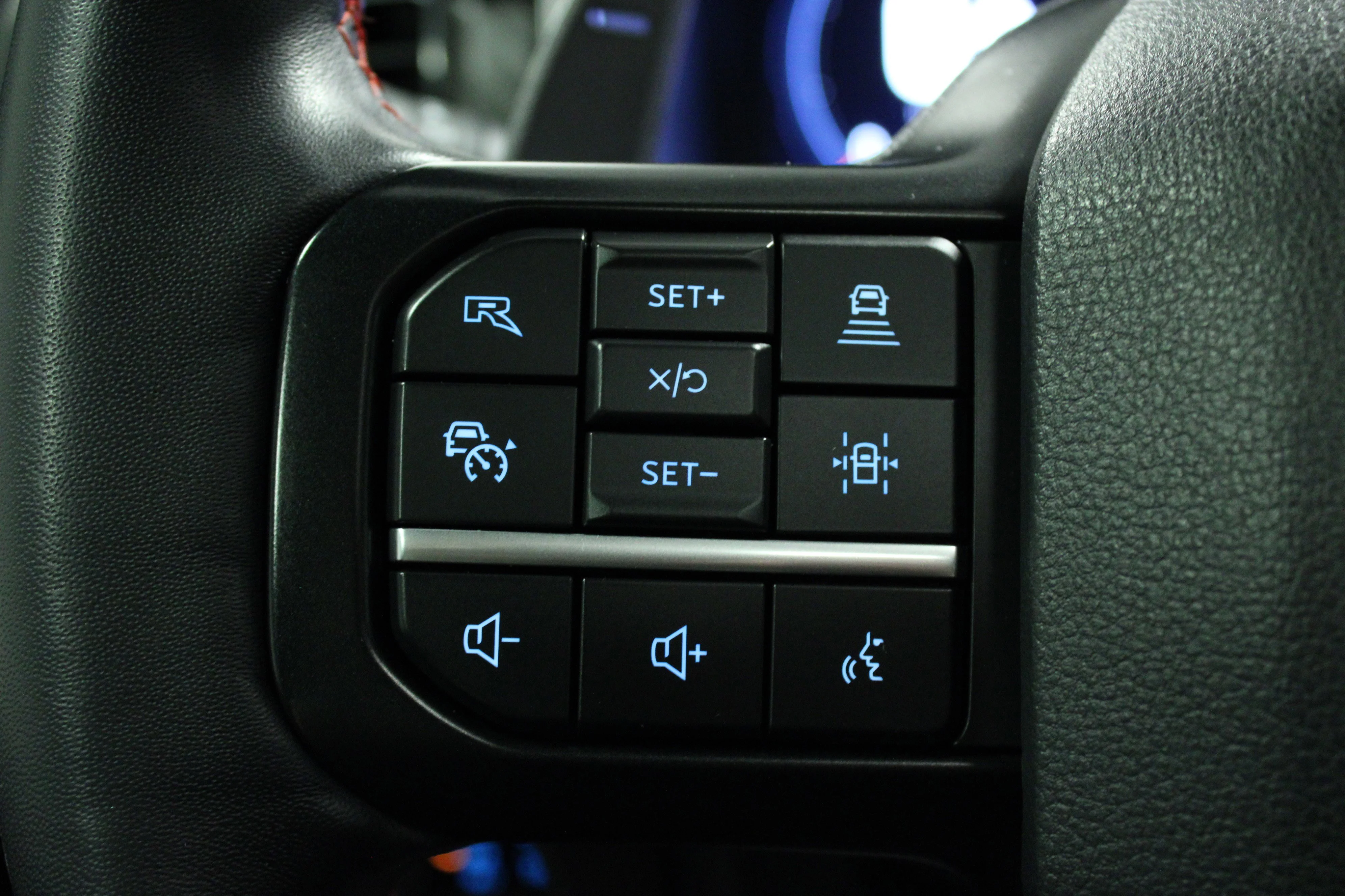 Used 2023 Avalanche Gray Ford Raptor image 21