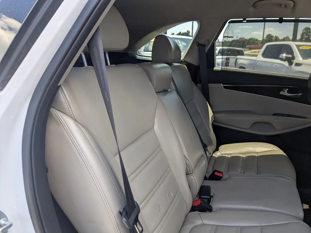 Used 2017 Snow White Pearl Kia EX image 24