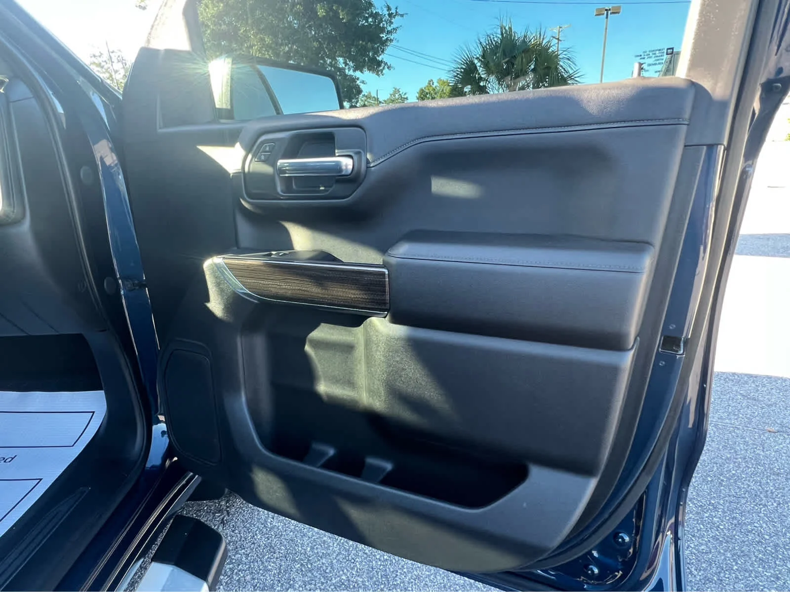 Used 2022 Northsky Blue Metallic Chevrolet LT (2FL) image 8