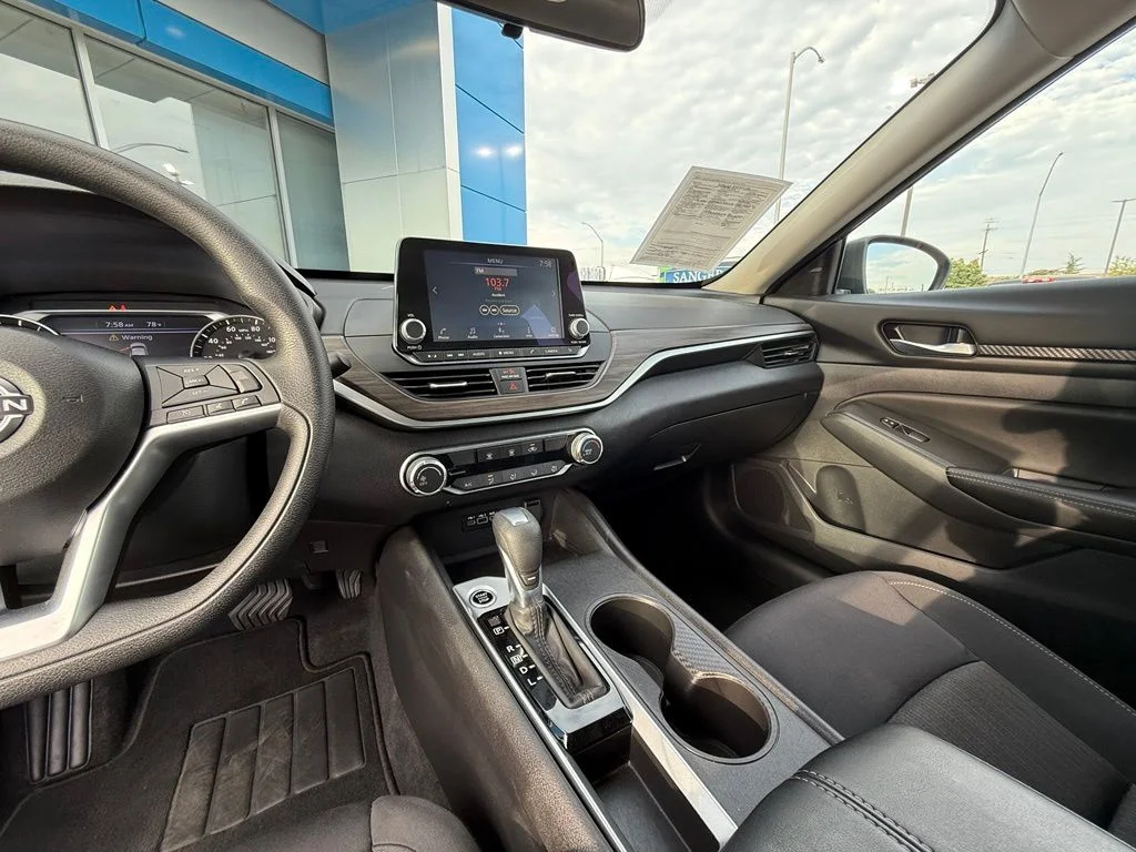 Used 2025 Black Nissan 2.5 SV image 23