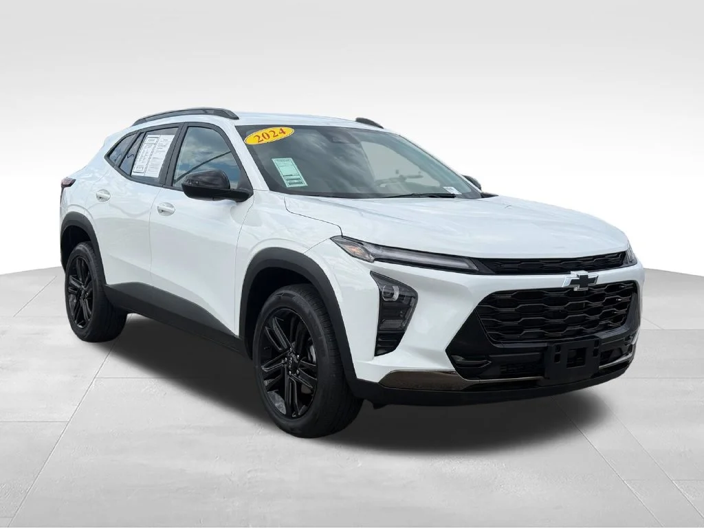 Used 2024 White Chevrolet ACTIV image 28