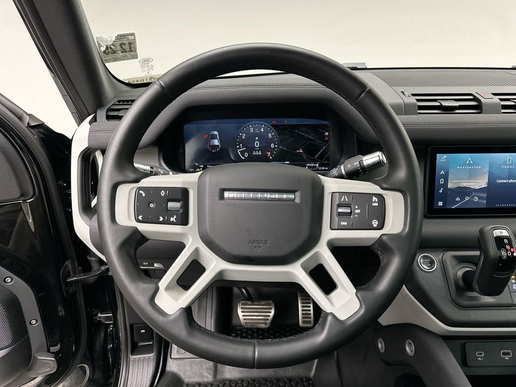 Used 2020 Santorini Black Metallic Land Rover S image 30