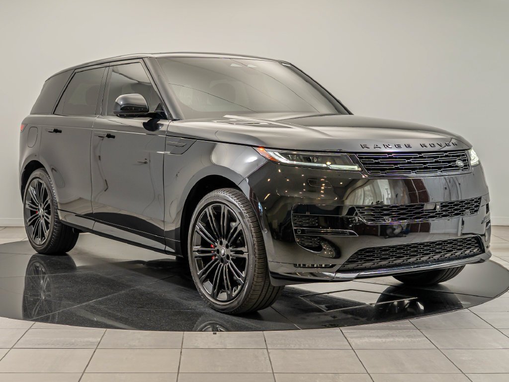 Used 2024 Black Land Rover Dynamic SE image 12