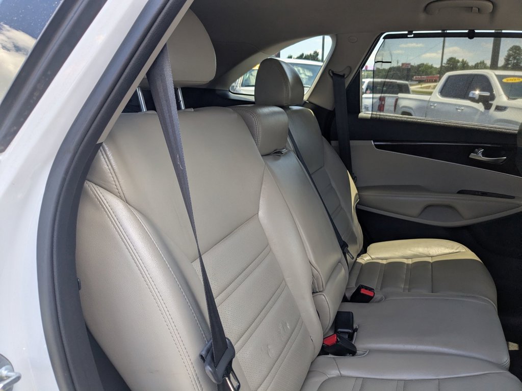 Used 2017 Snow White Pearl Kia EX image 24