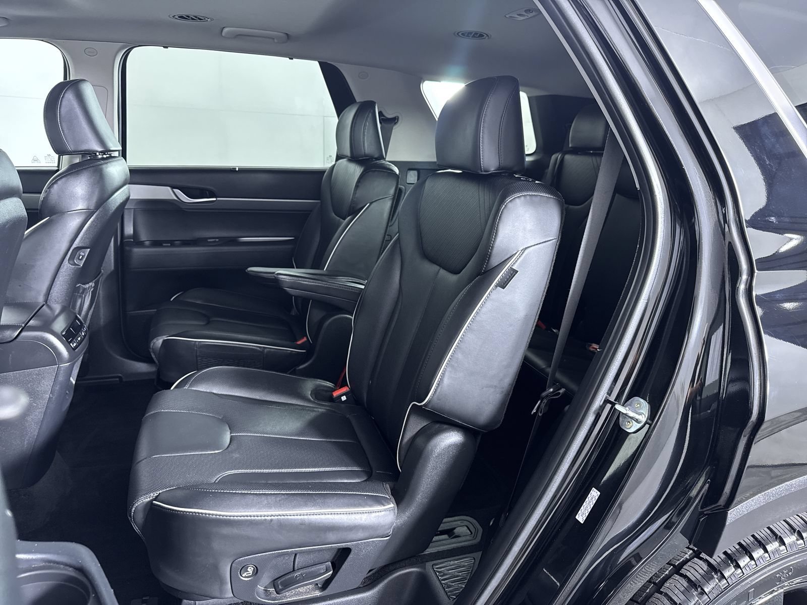 Used 2025 Abyss Black Pearl Hyundai XRT image 29