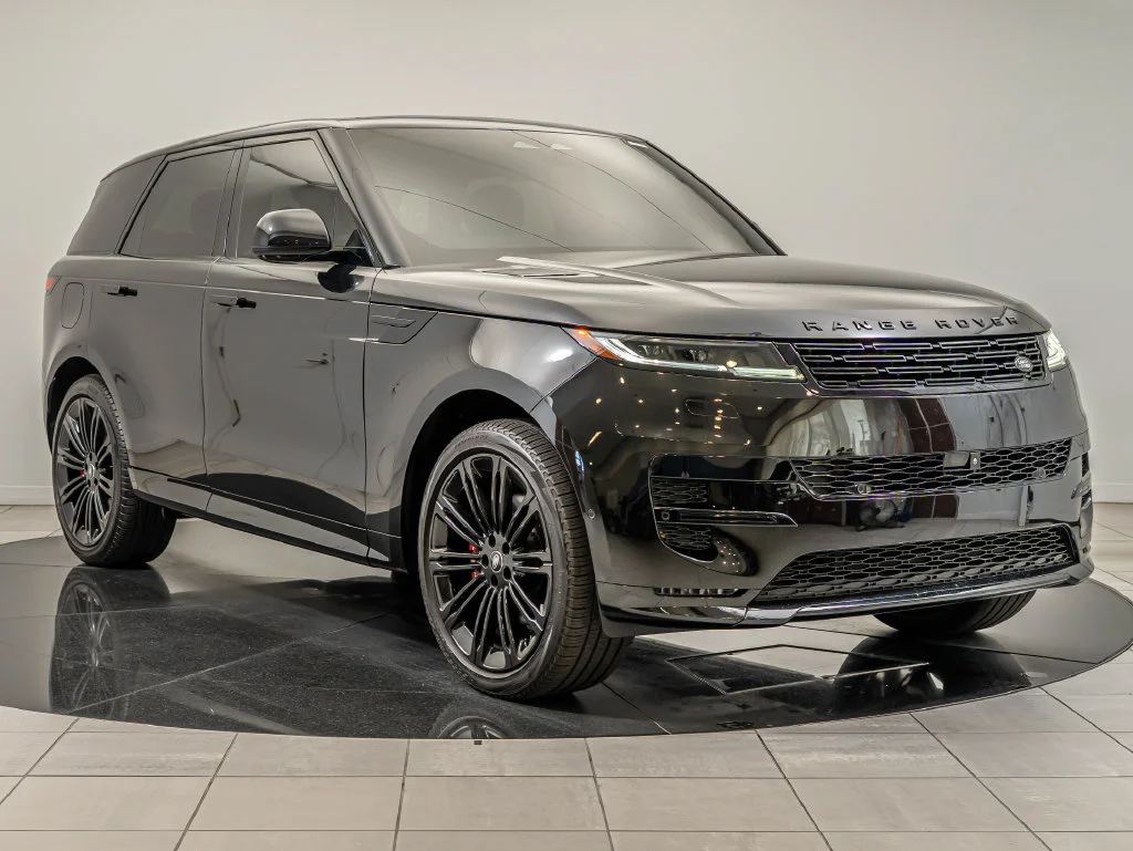 Used 2024 Black Land Rover Dynamic SE image 12