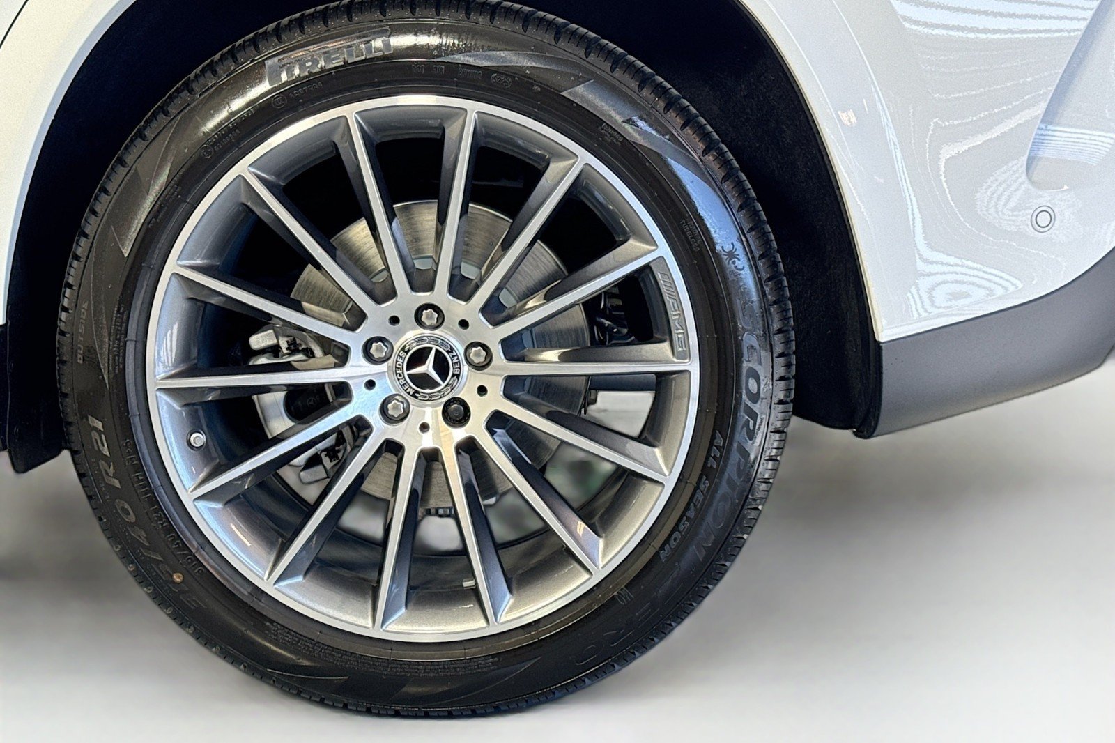 New 2026 Polar White Mercedes-Benz GLE 450 4MATIC® SUV image 29