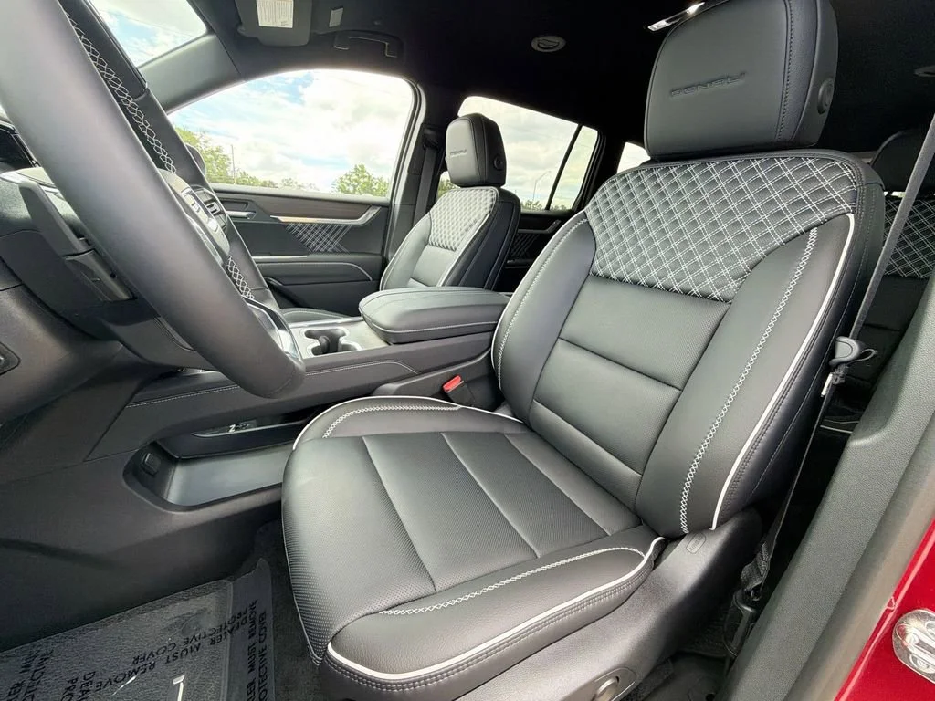 2026 GMC Acadia Denali - Photo 25