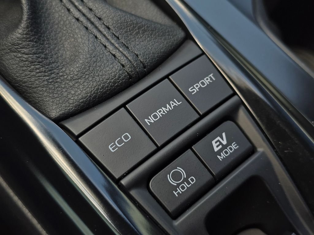 Used 2025  Toyota SE image 33