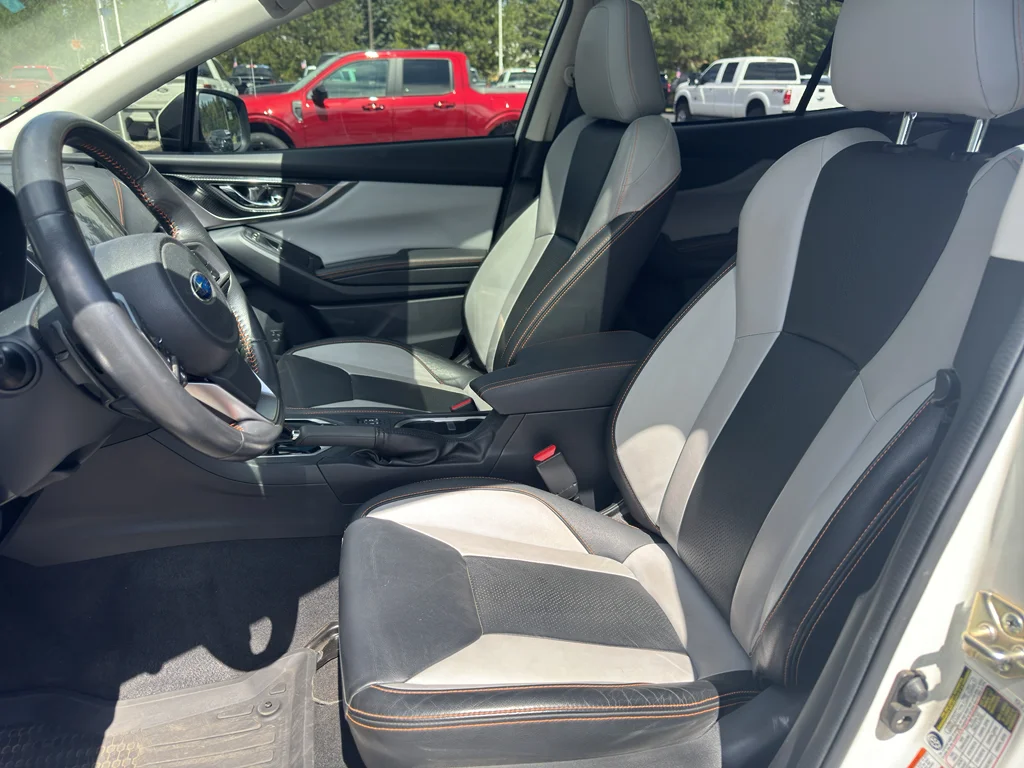 Used 2019 Crystal White Pearl Subaru Limited image 7