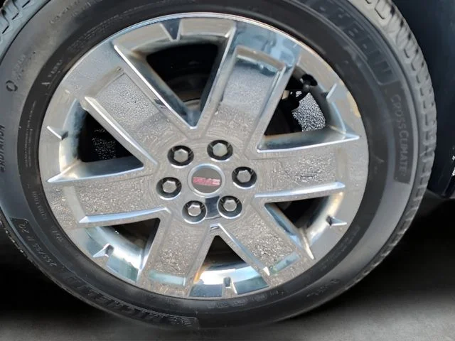 Used 2017 White GMC Limited image 9