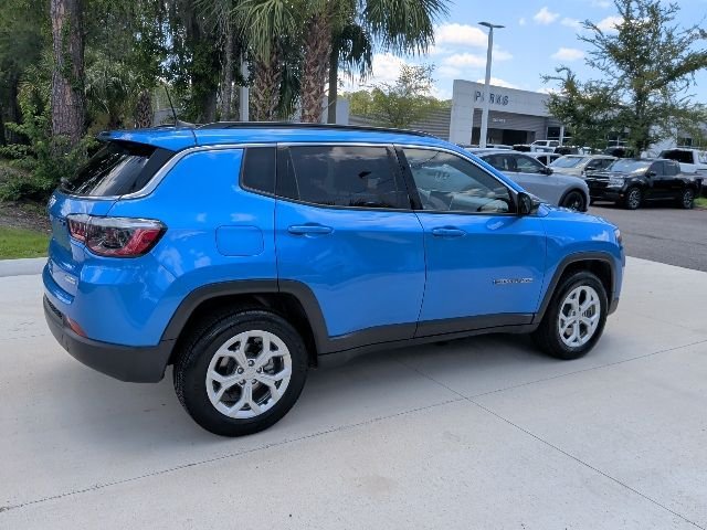 Used 2024 Hydro Blue Pearlcoat Jeep Latitude image 5
