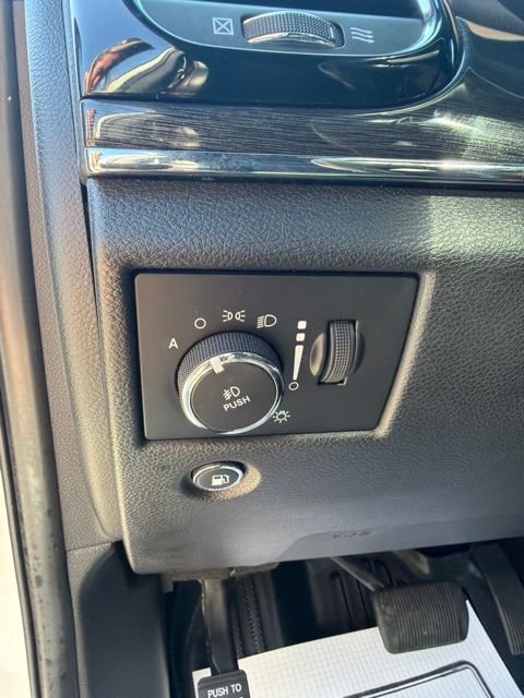 Used 2021 White Jeep Trailhawk image 24