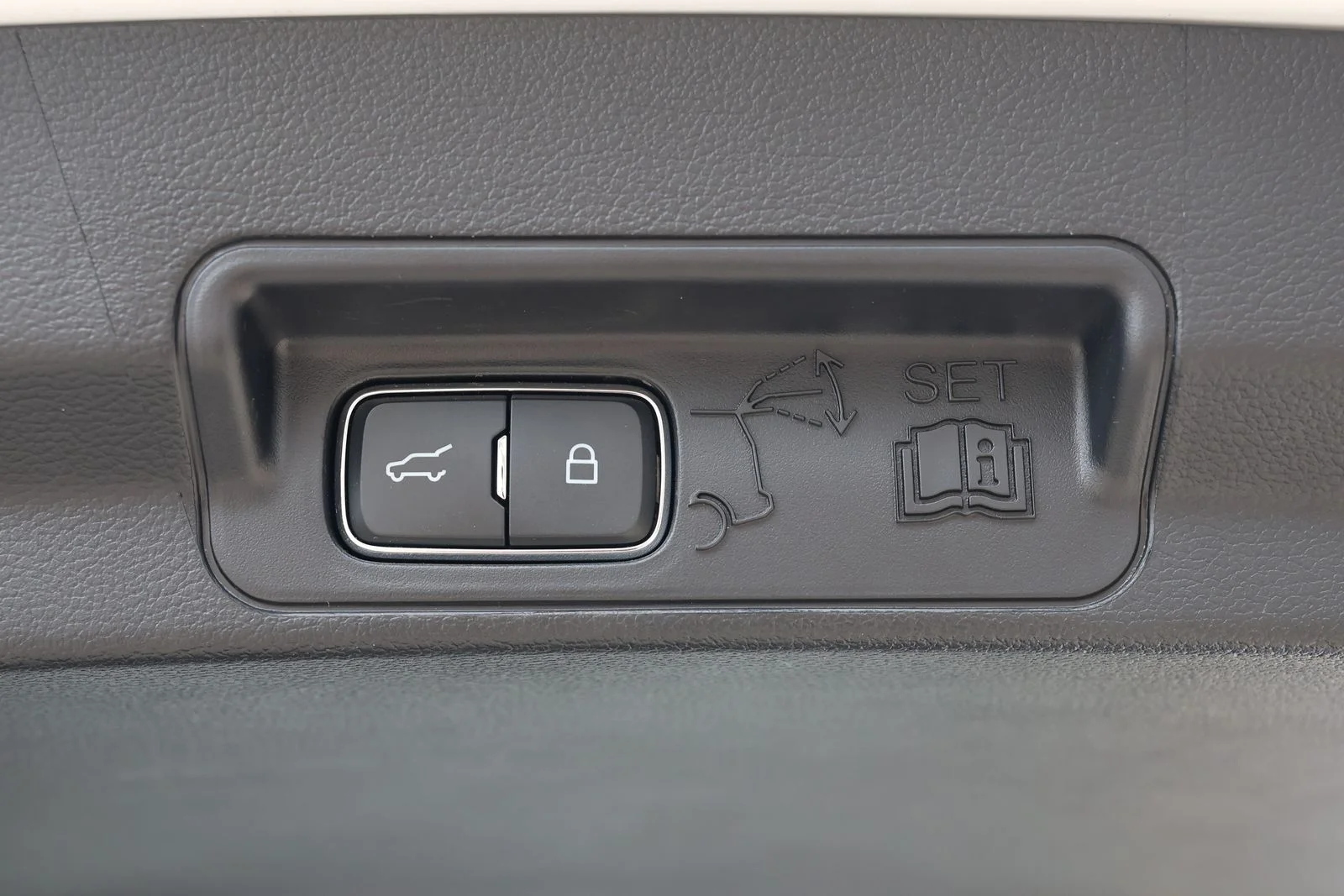 Used 2025 White Ford Active image 36