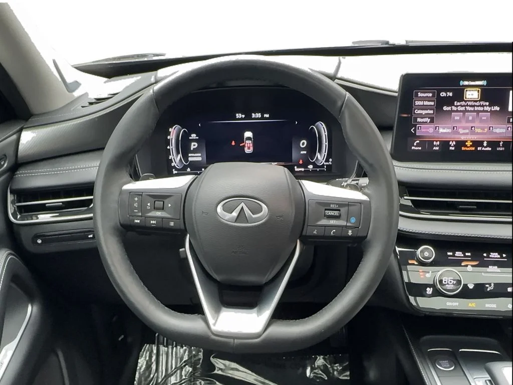 Used 2025 Gray INFINITI LUXE image 41