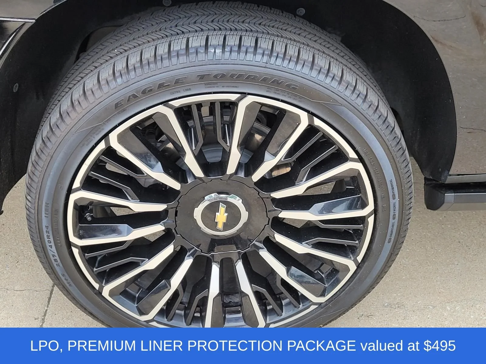 Used 2025 Black Chevrolet High Country image 7