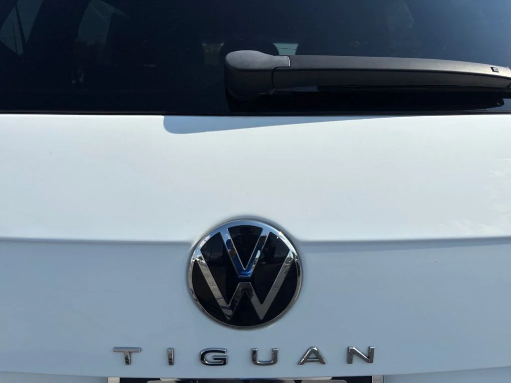 Used 2022 White Volkswagen 2.0T SE R-Line Black image 38