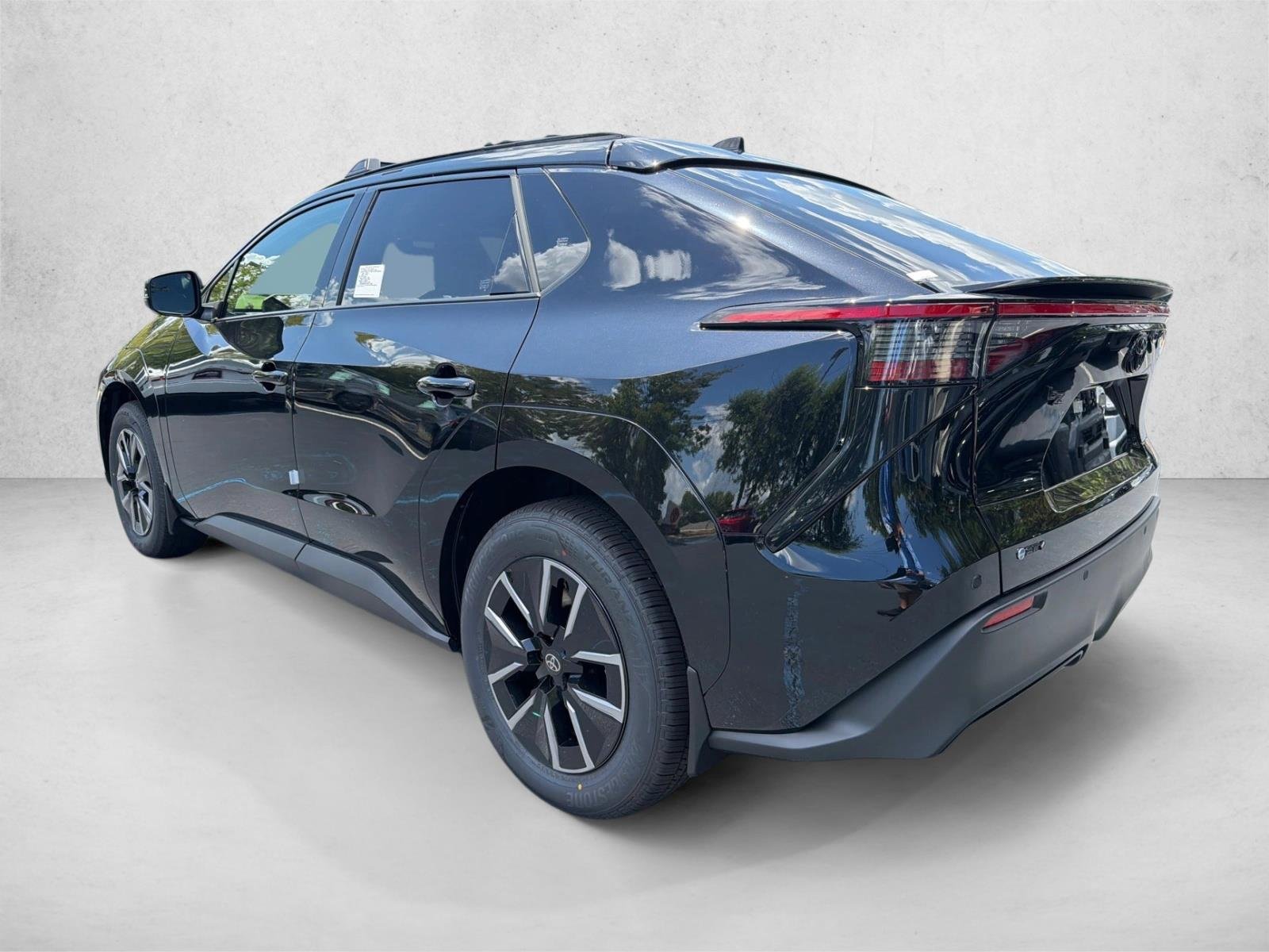 New 2026 Midnight Black Metallic Toyota XLE image 5
