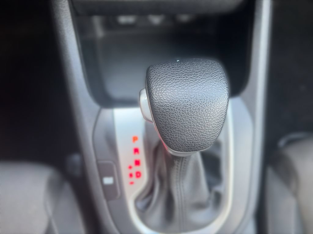 Used 2024 White Kia LXS image 15
