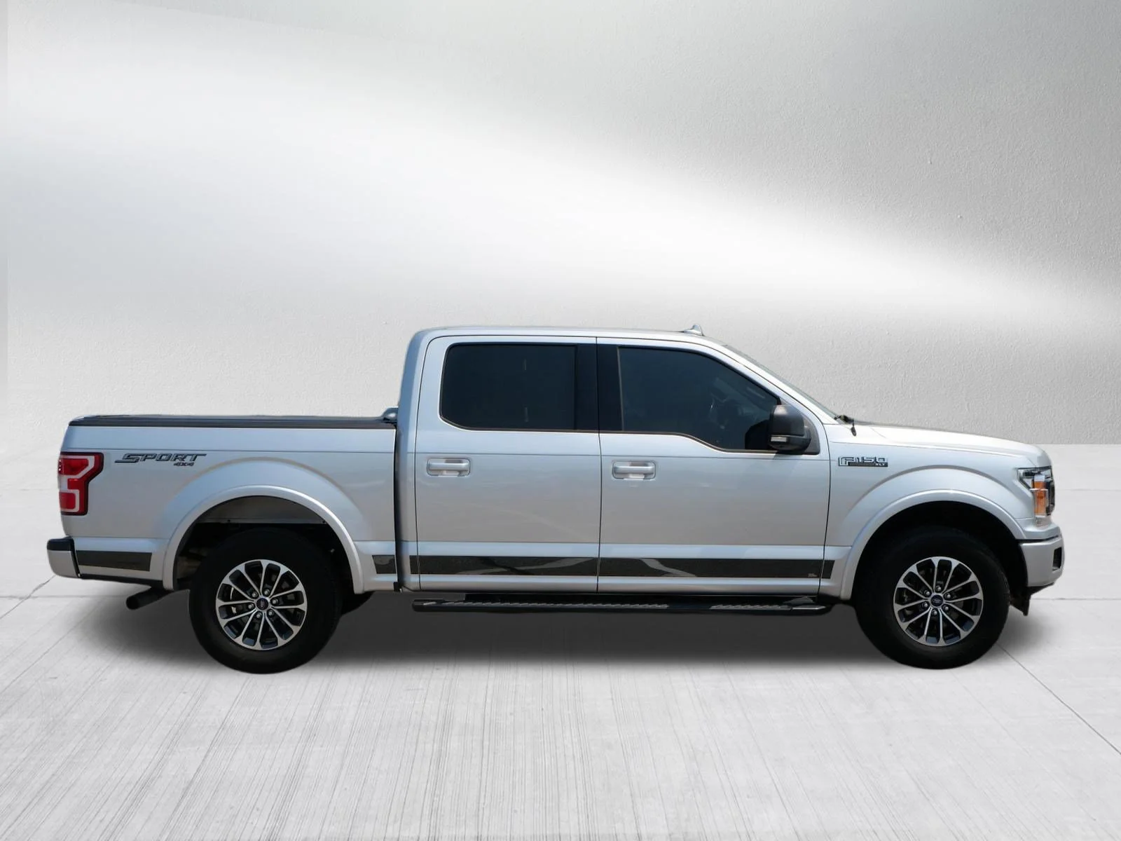 Used 2018 Ingot Silver Metallic Ford XLT image 8
