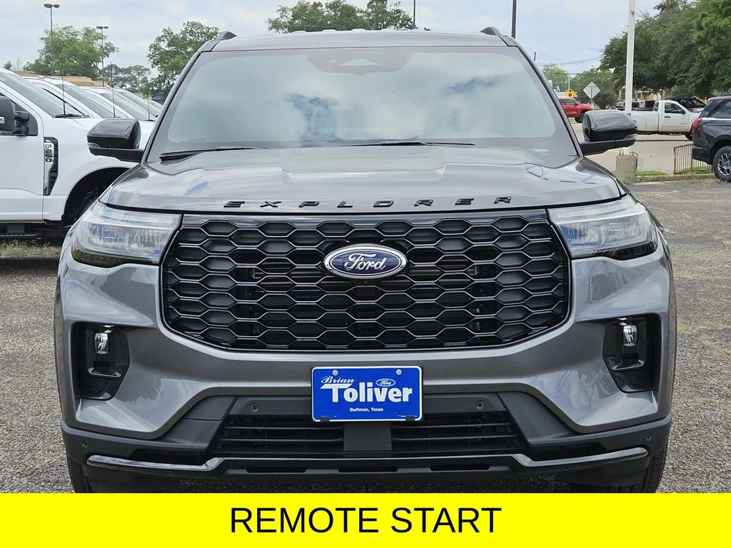 New 2026 Carbonized Gray Metallic Ford ST-Line image 3