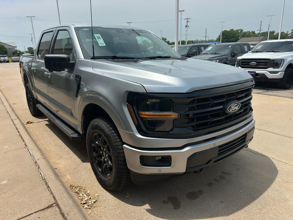 New 2026 Iconic Silver Metallic Ford XLT image 2