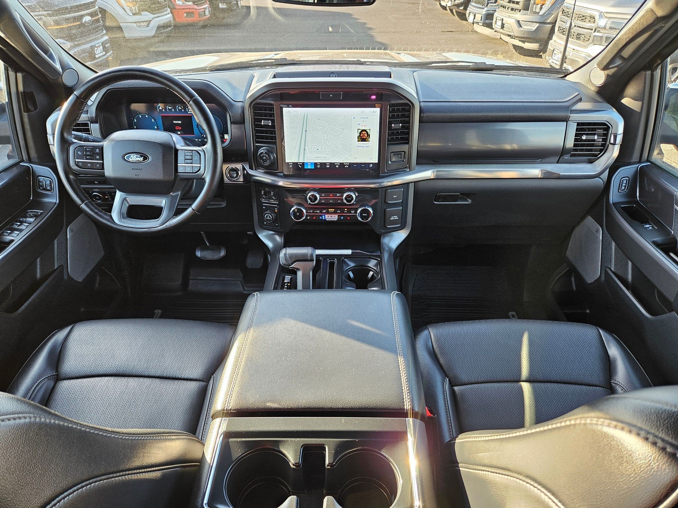 Used 2025 Agate Black Metallic Ford LARIAT image 28