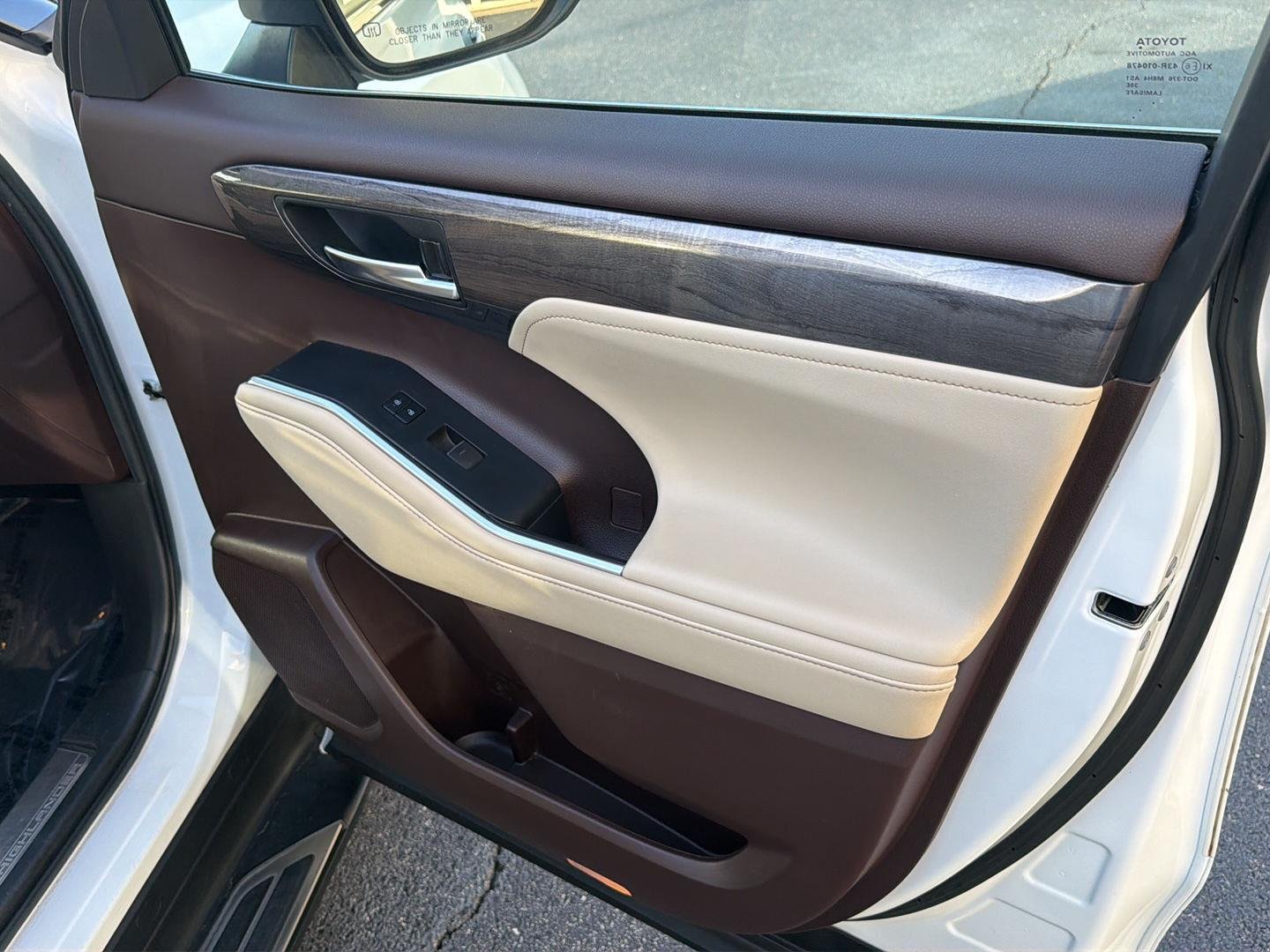 Used 2022 Wind Chill Pearl Toyota Platinum image 15
