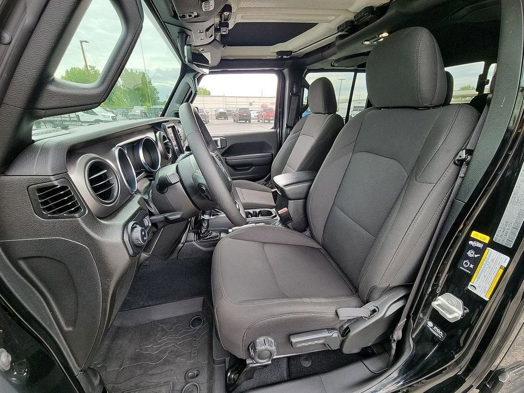 Used 2023  Jeep Willys image 11