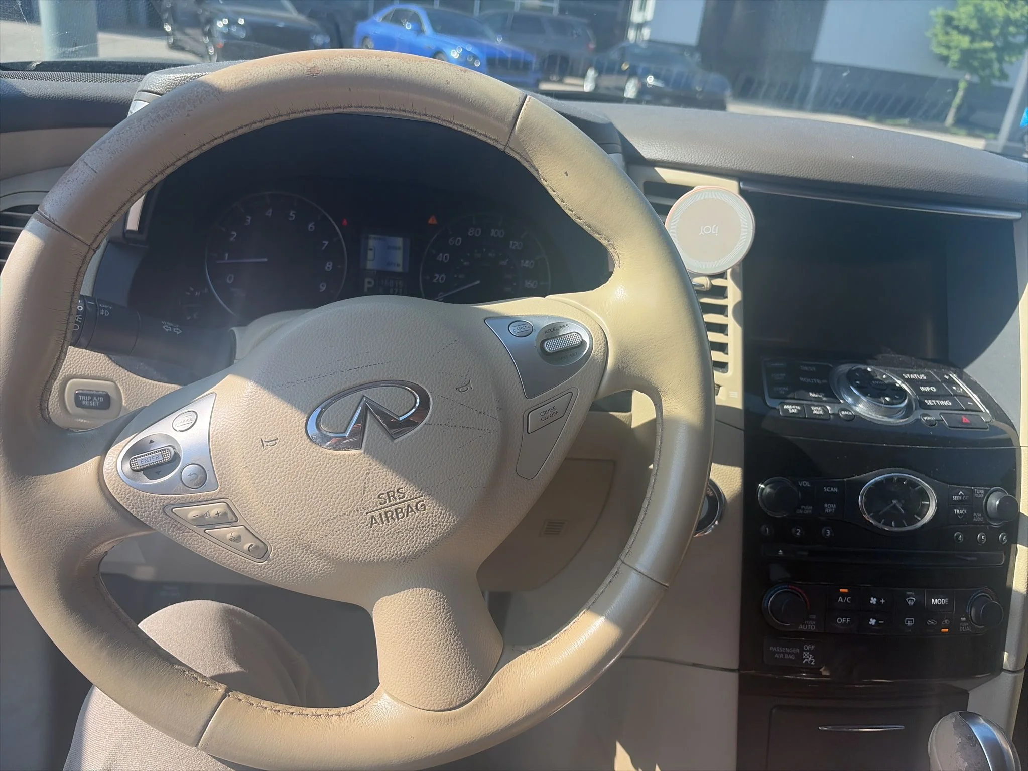 Used 2012 Black INFINITI Base image 2