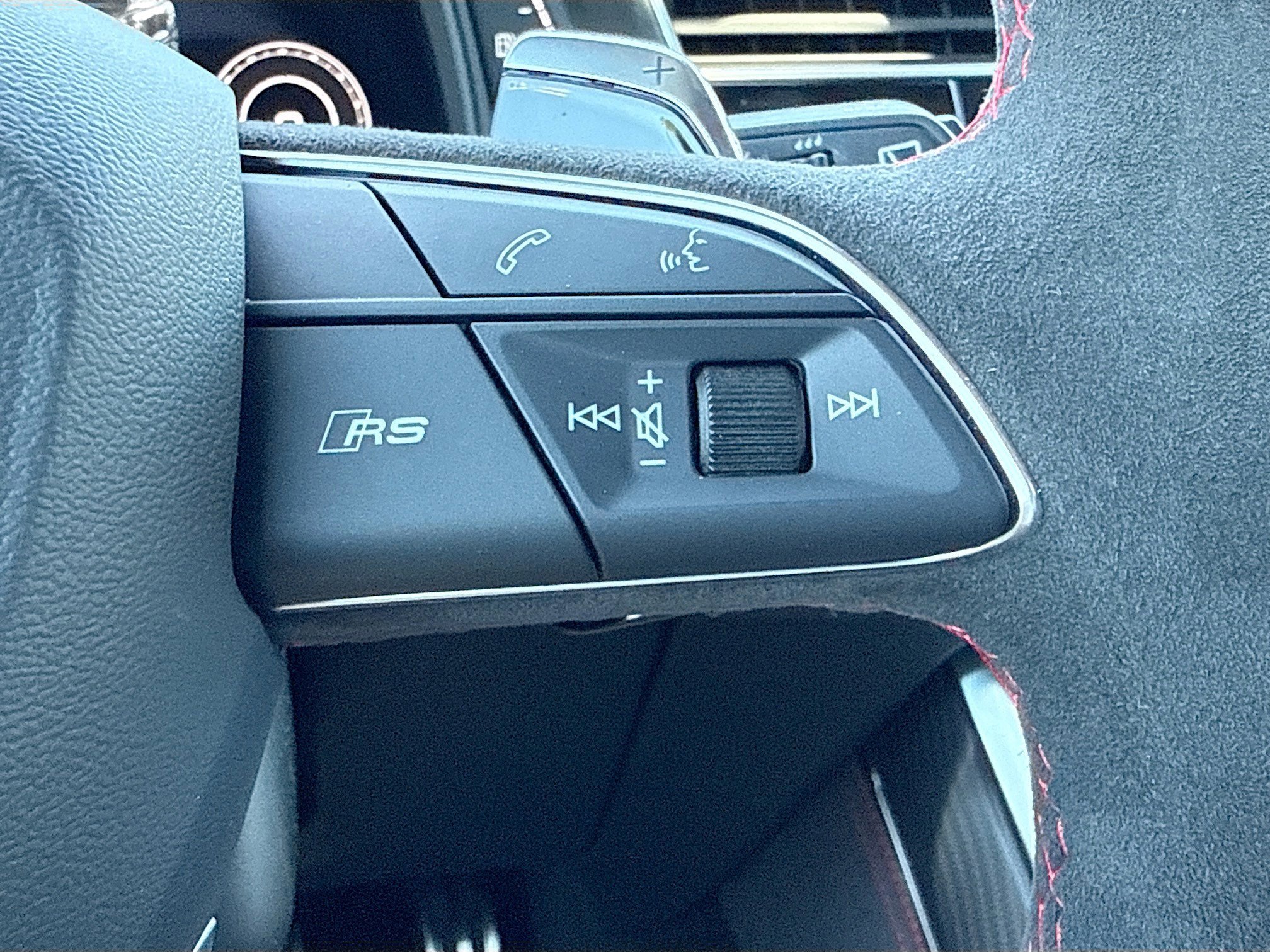 New 2026 Daytona Gray Pearl Effect Audi performance image 37