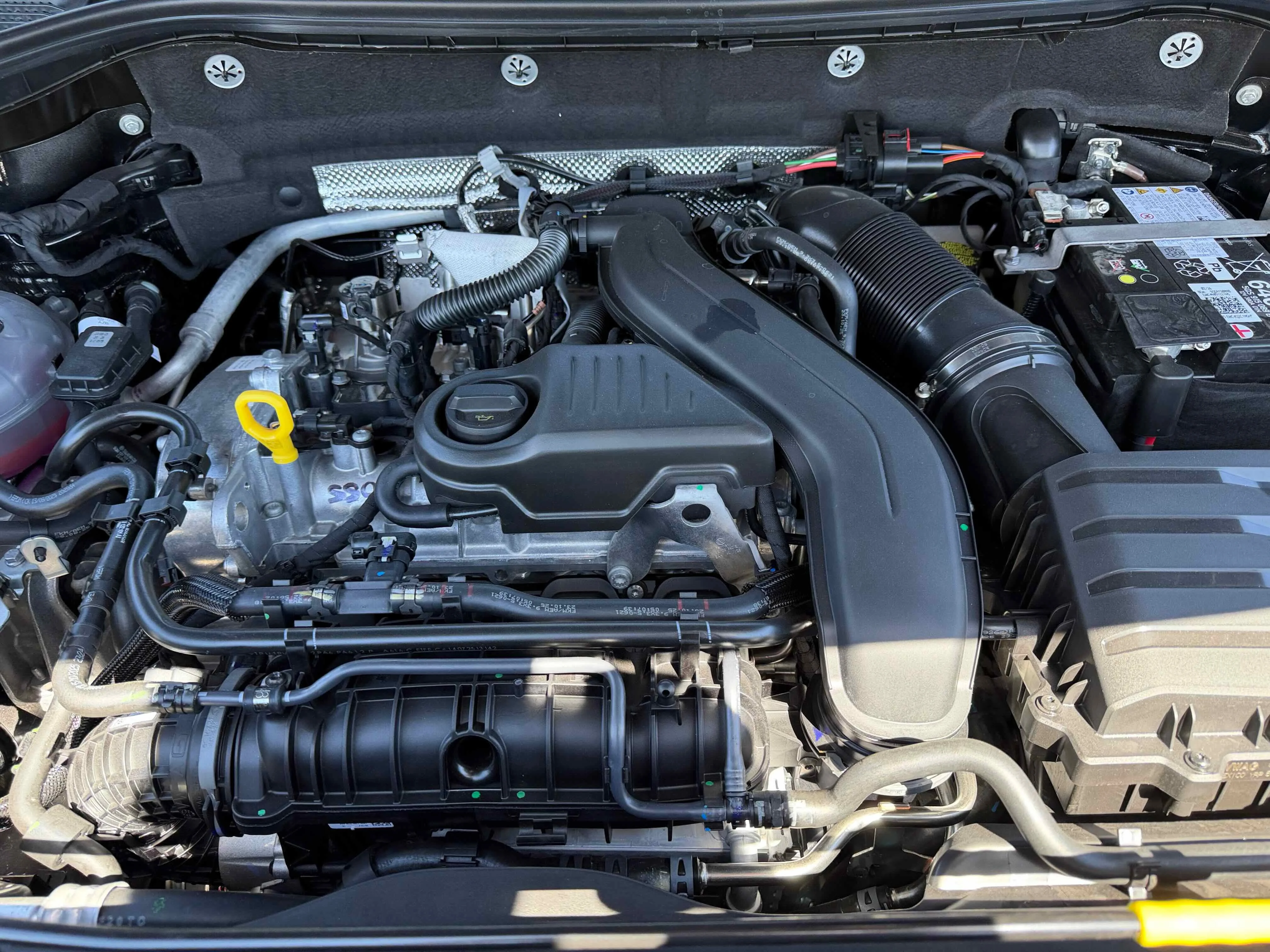 New 2026 Deep Black Volkswagen SE image 33