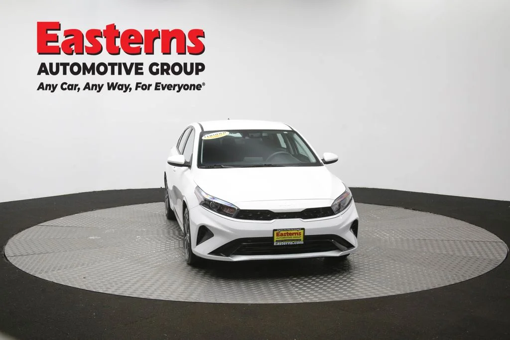 Used 2023 White Kia LXS image 50