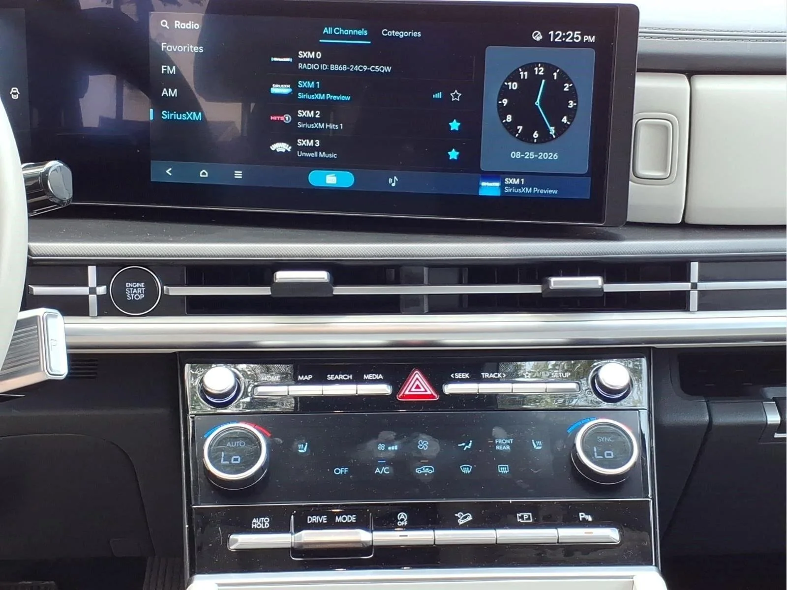 Used 2025  Hyundai SEL image 14