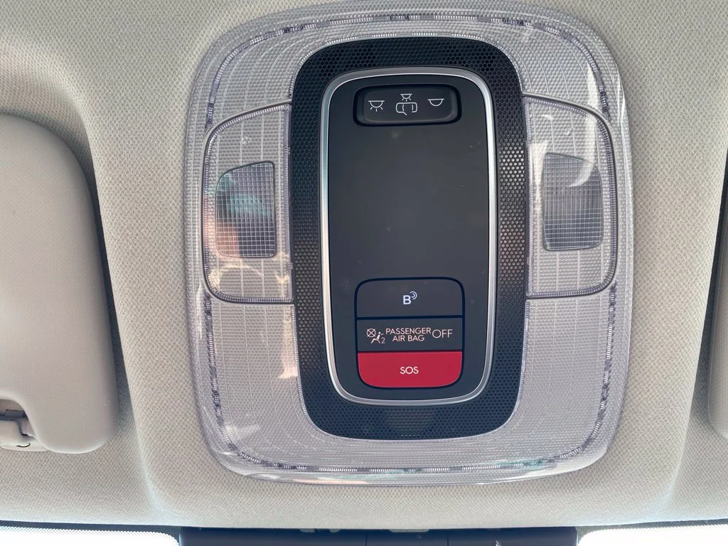 Used 2024 White Hyundai SEL image 22
