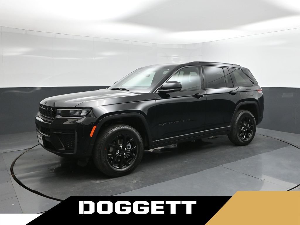 New 2026 Diamond Black Crystal Pearl-Coat Exterior Paint Jeep Altitude image 1