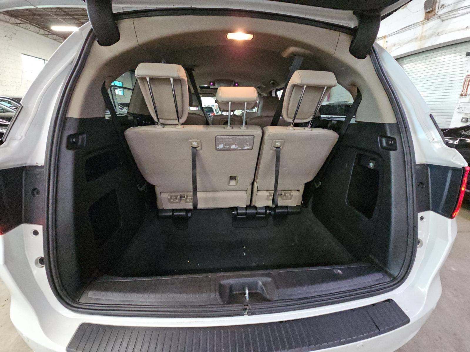 Certified Used 2024 Platinum White Pearl Honda Touring image 13