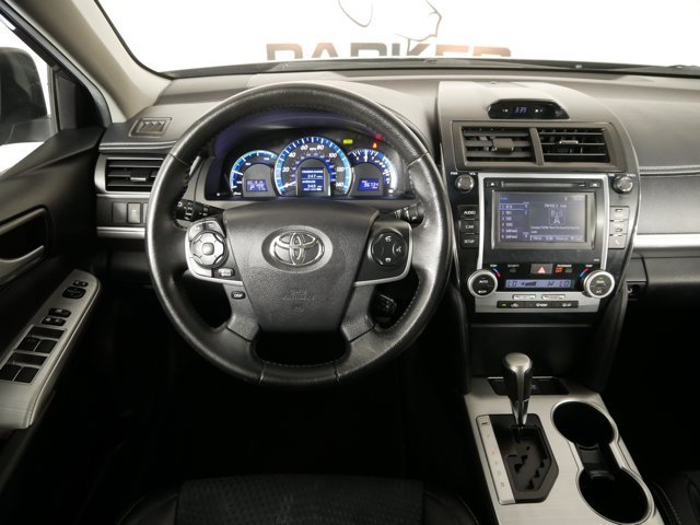 Used 2014 Magnetic Gray Metallic Toyota SE image 21