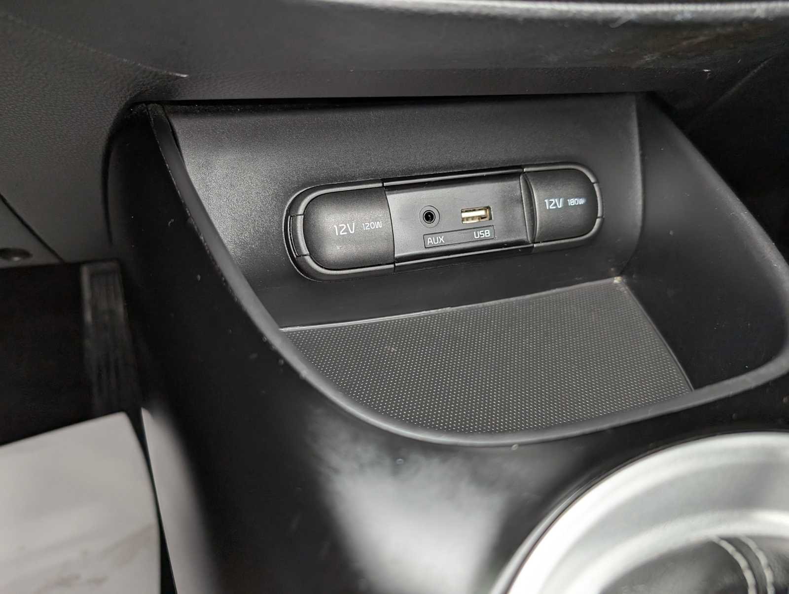 Used 2017 Alien II Kia + image 27