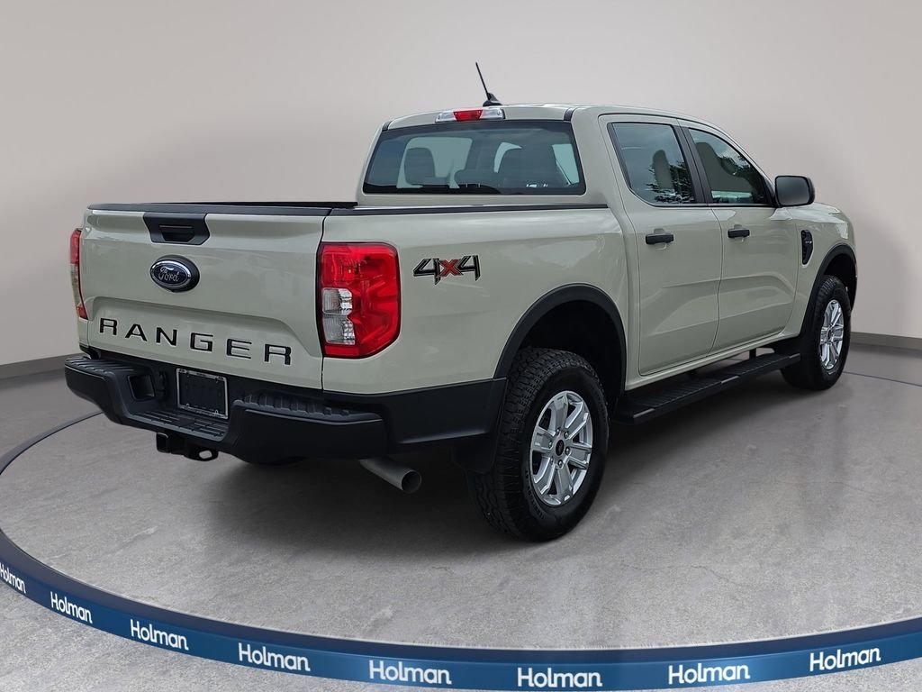 Used 2025 Beige Ford XL image 6