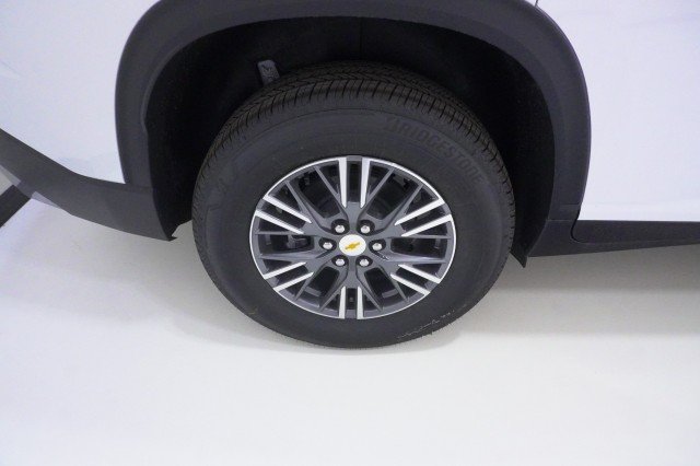 New 2026 Summit White Chevrolet LT image 6