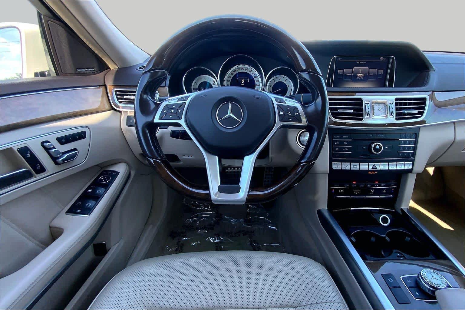 Used 2016 designo Diamond White Metallic Mercedes-Benz E 400 image 6