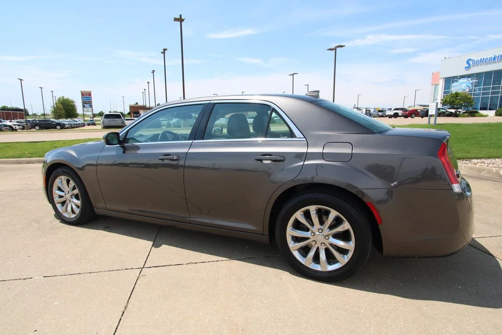 Used 2017 Gray Chrysler Limited image 16
