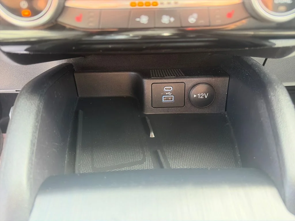 Used 2022 White Ford SEL image 36